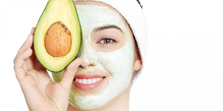 Maske mit Avocado zur Hautverjüngung